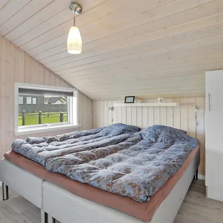 Anthea - 450m From The Sea By Interhome *